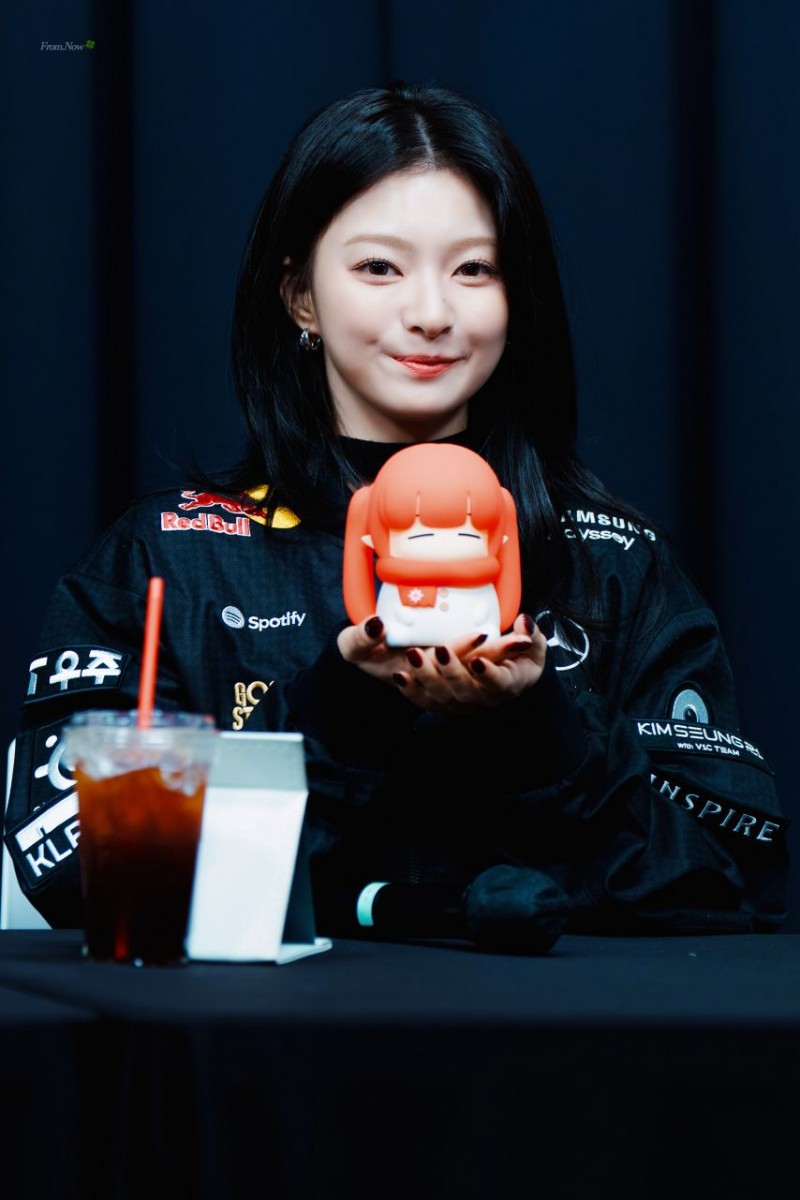 프로미스나인 이나경