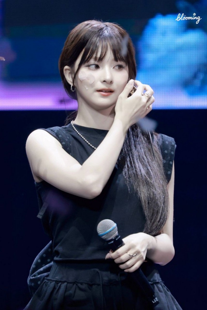프로미스나인 이나경
