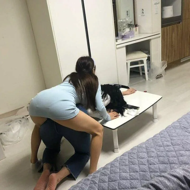 image.png ㅇㅎ?) 청바지 vs 원피스 in 자취방.jpg