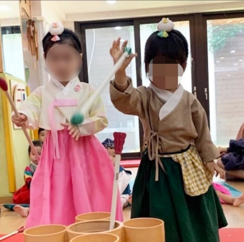 유치원 행사에 생활한복 입히면 안되는 이유