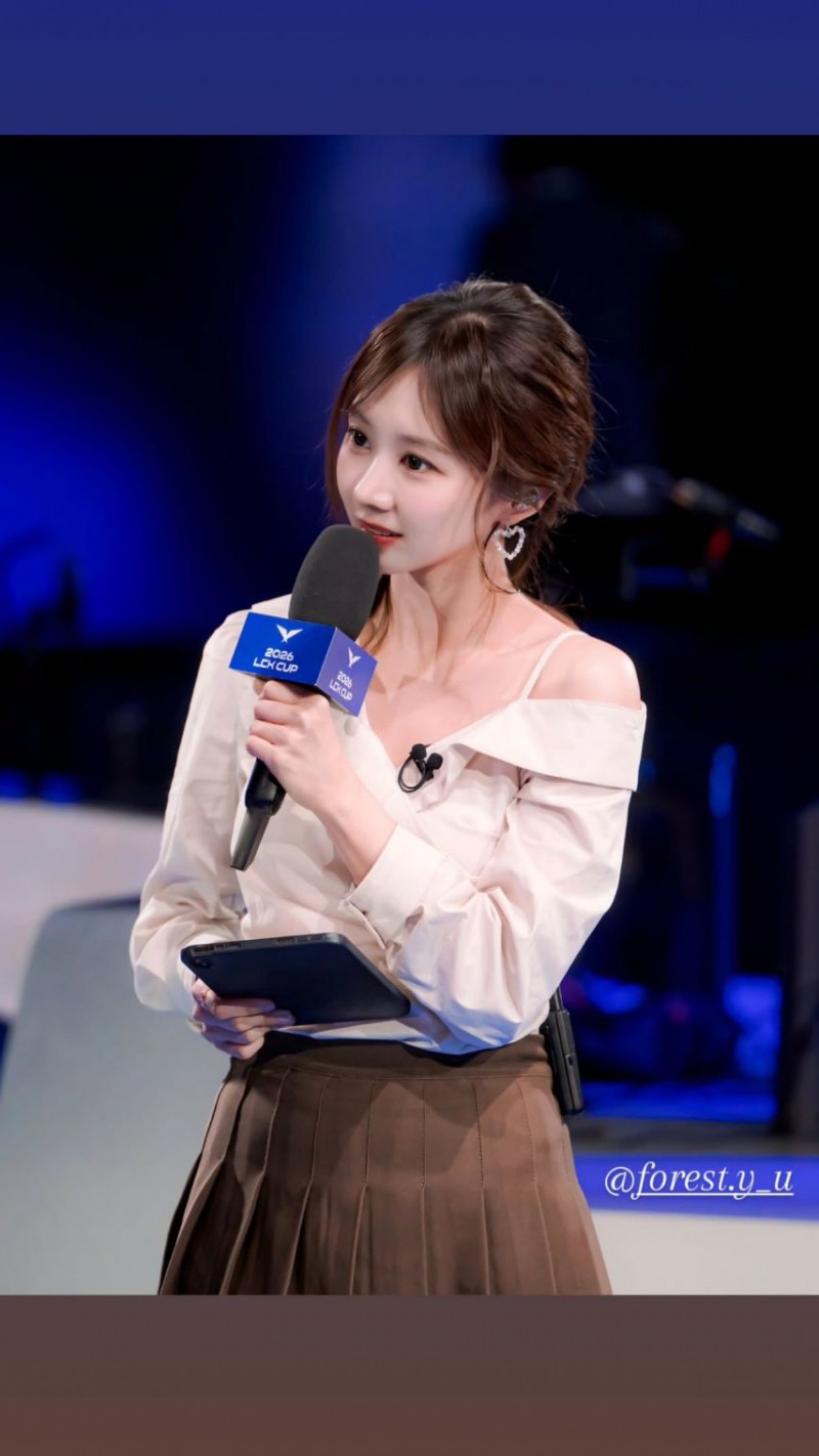 윤수빈 아나운서