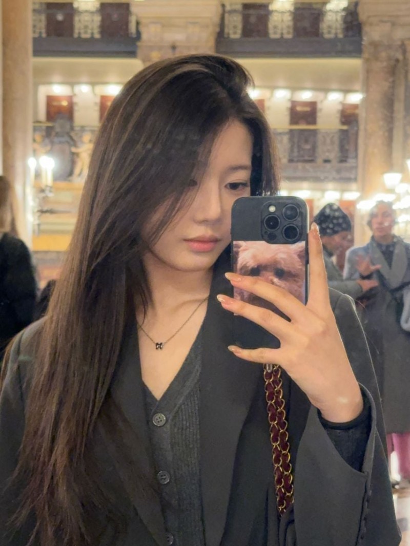 베이비몬스터 로라