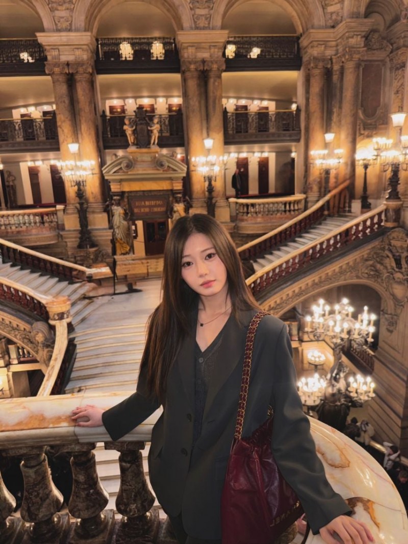 베이비몬스터 로라