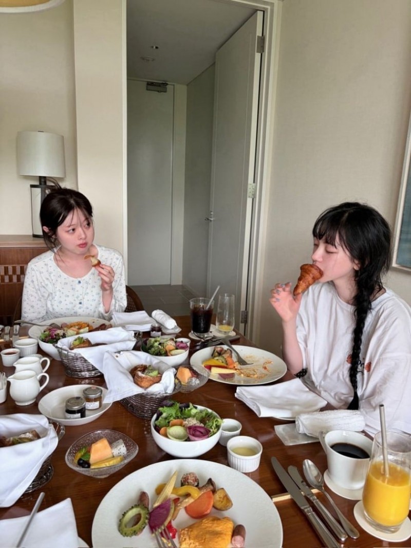 찐친과 놀러간 에스파 카리나 (feat. 류진, 한수아)