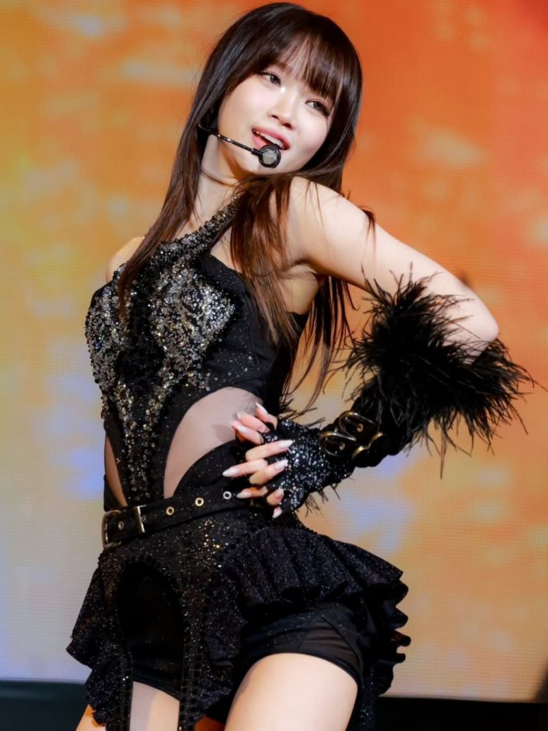 LE SSERAFIM (르세라핌) 김채원