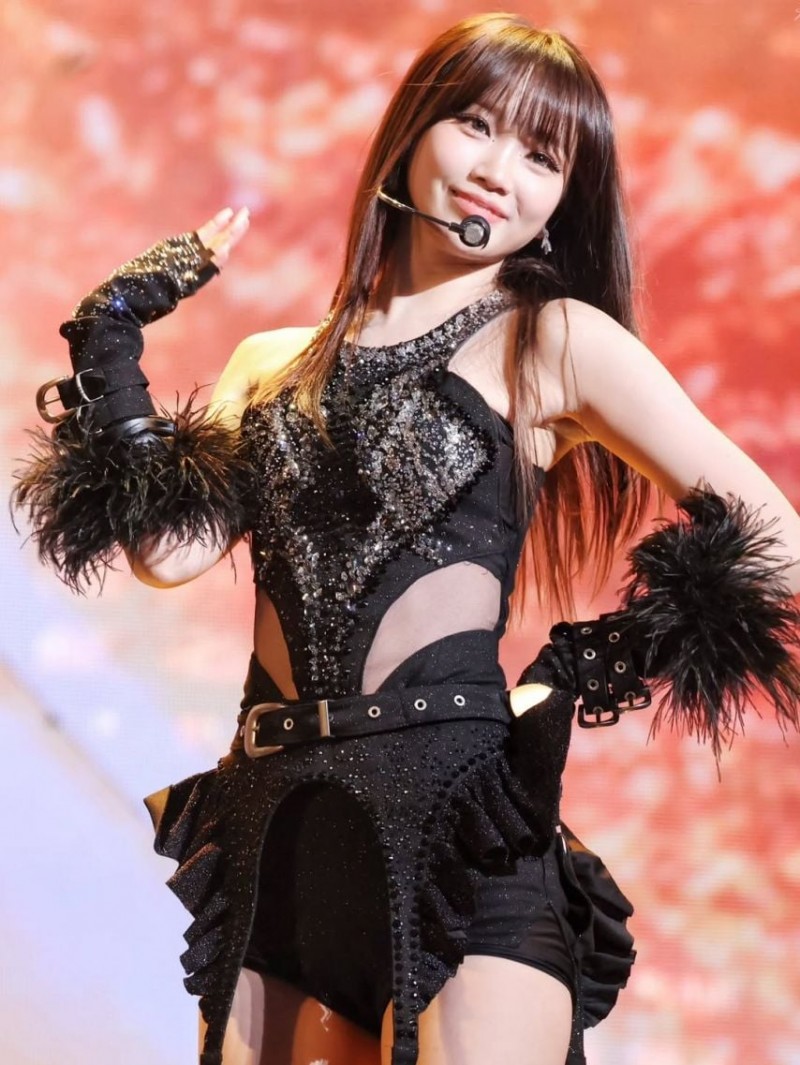 LE SSERAFIM (르세라핌) 김채원