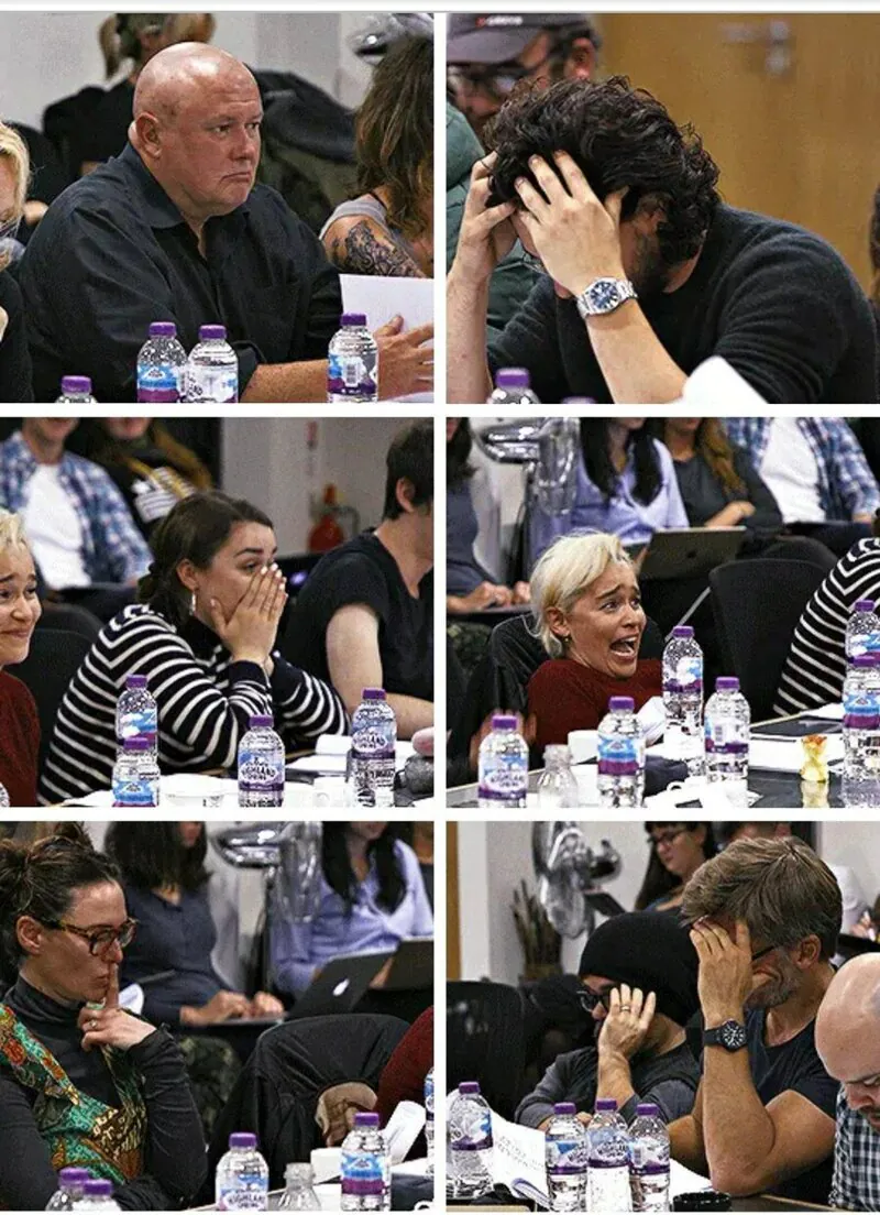 배우들이 대본 읽다가