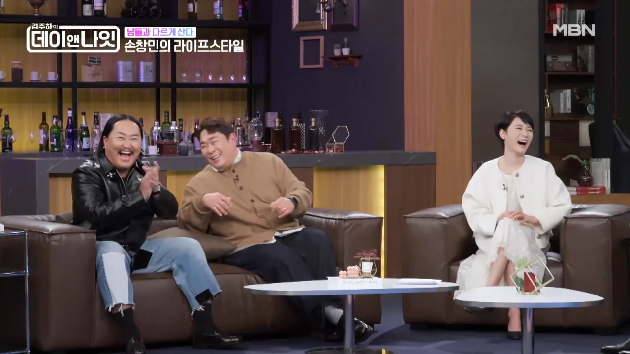 아직도 2G폰 쓰고 있다는 배우 손창민.jpg