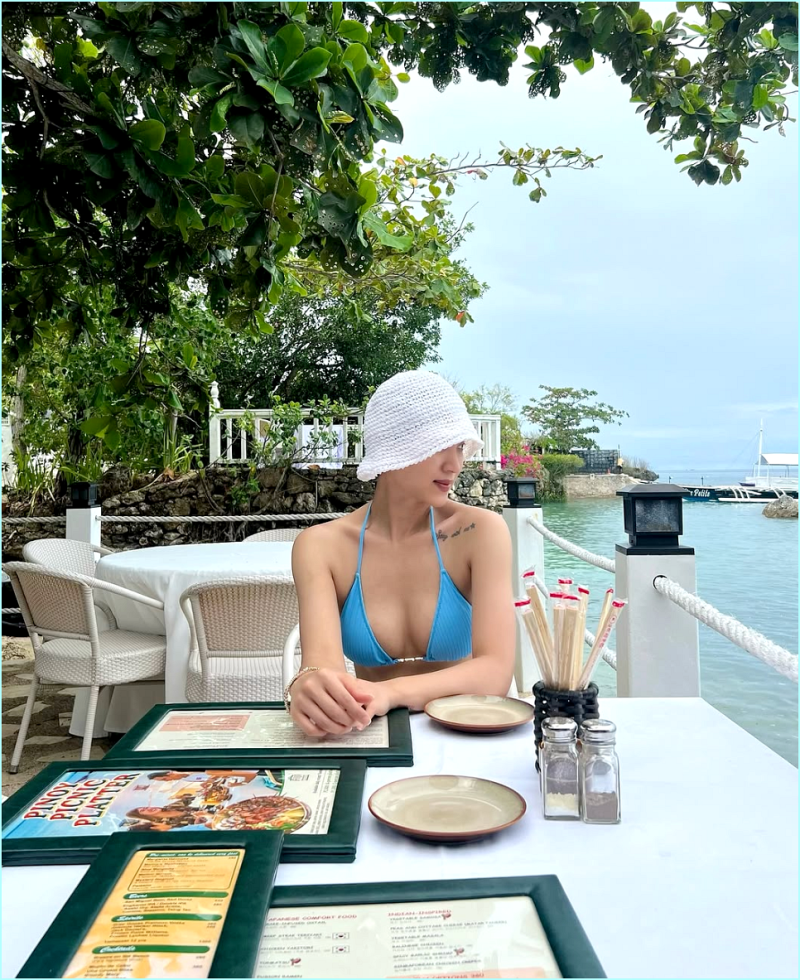 나다 얼굴보다는 비키니 몸매 일품