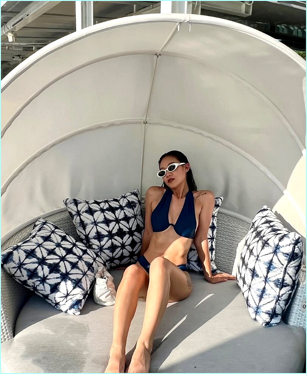 나다 얼굴보다는 비키니 몸매 일품