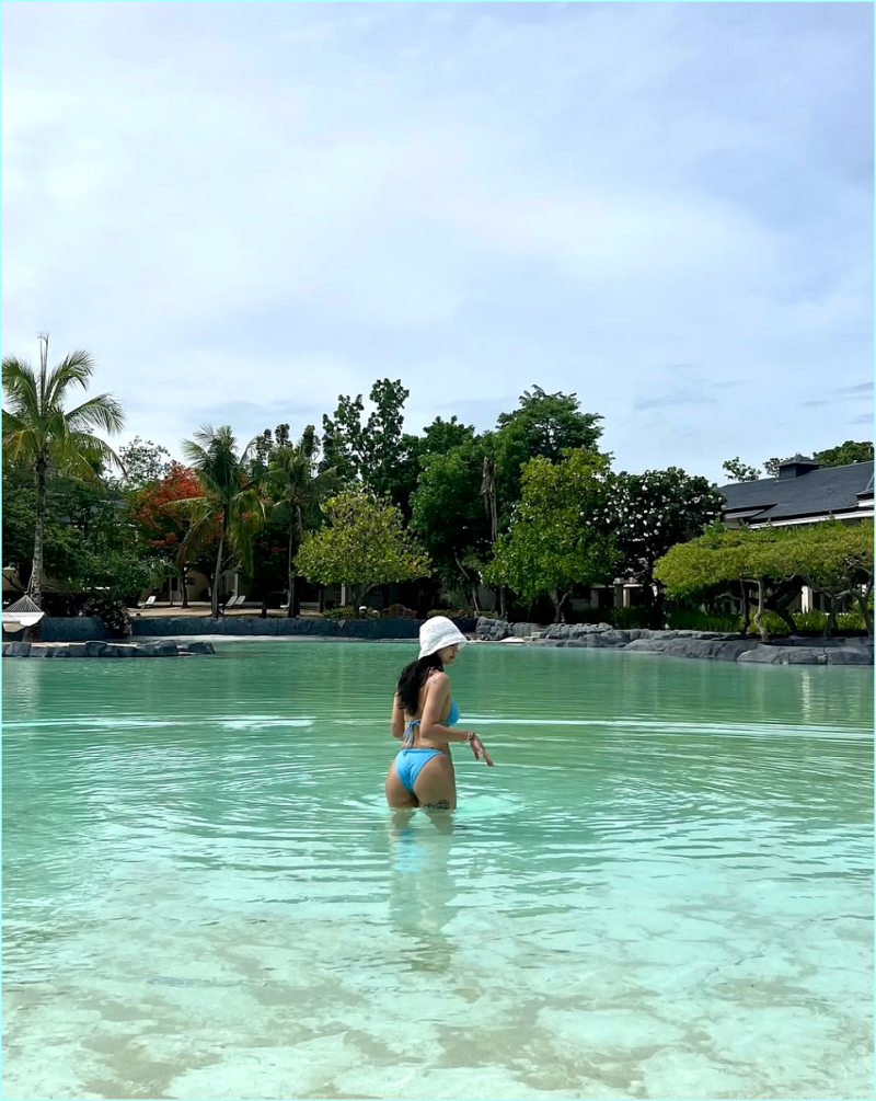 나다 얼굴보다는 비키니 몸매 일품