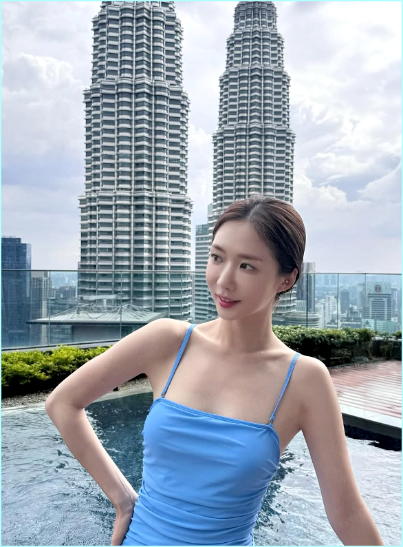 파이브돌스 다이아 출신  조승희 없는슴 옷으로 커버