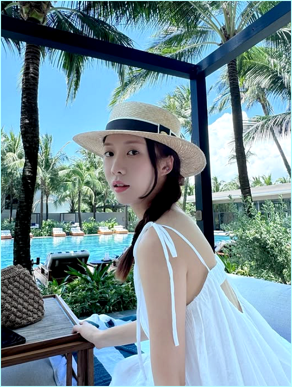 파이브돌스 다이아 출신  조승희 없는슴 옷으로 커버