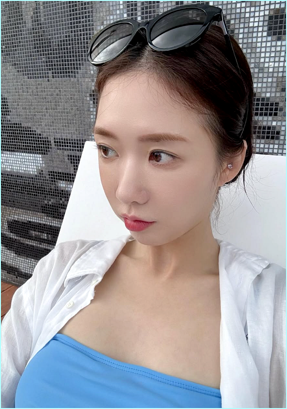 파이브돌스 다이아 출신  조승희 없는슴 옷으로 커버