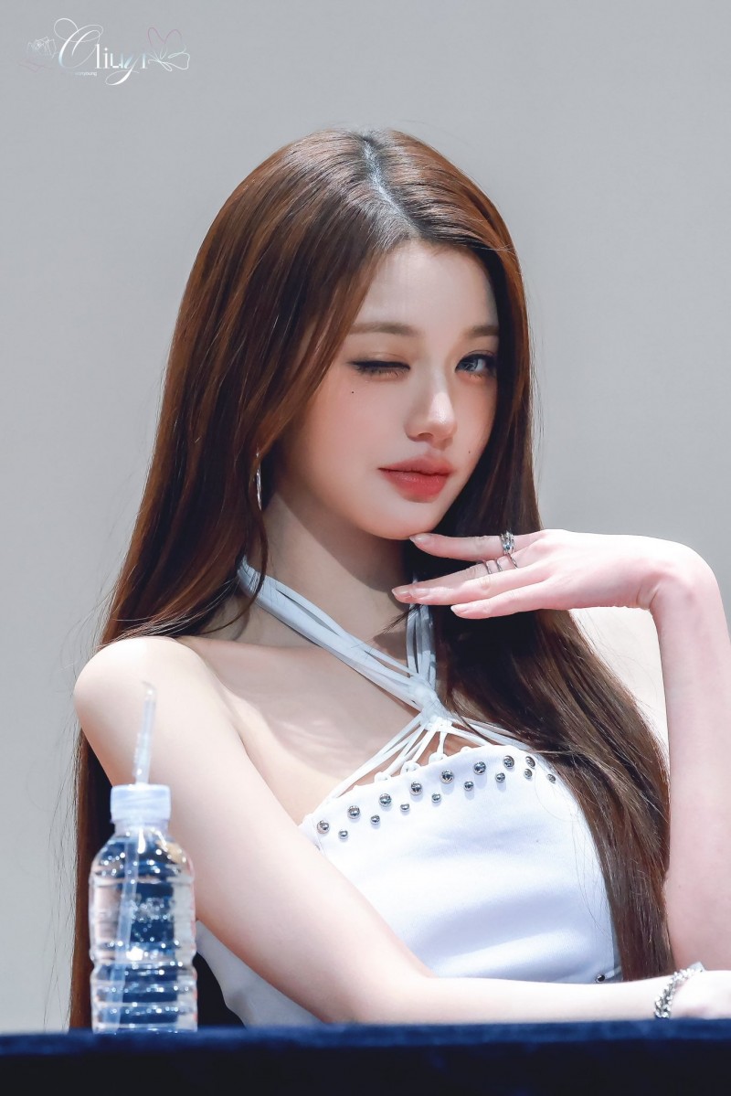 260307 장원영 팬 (9).jpg