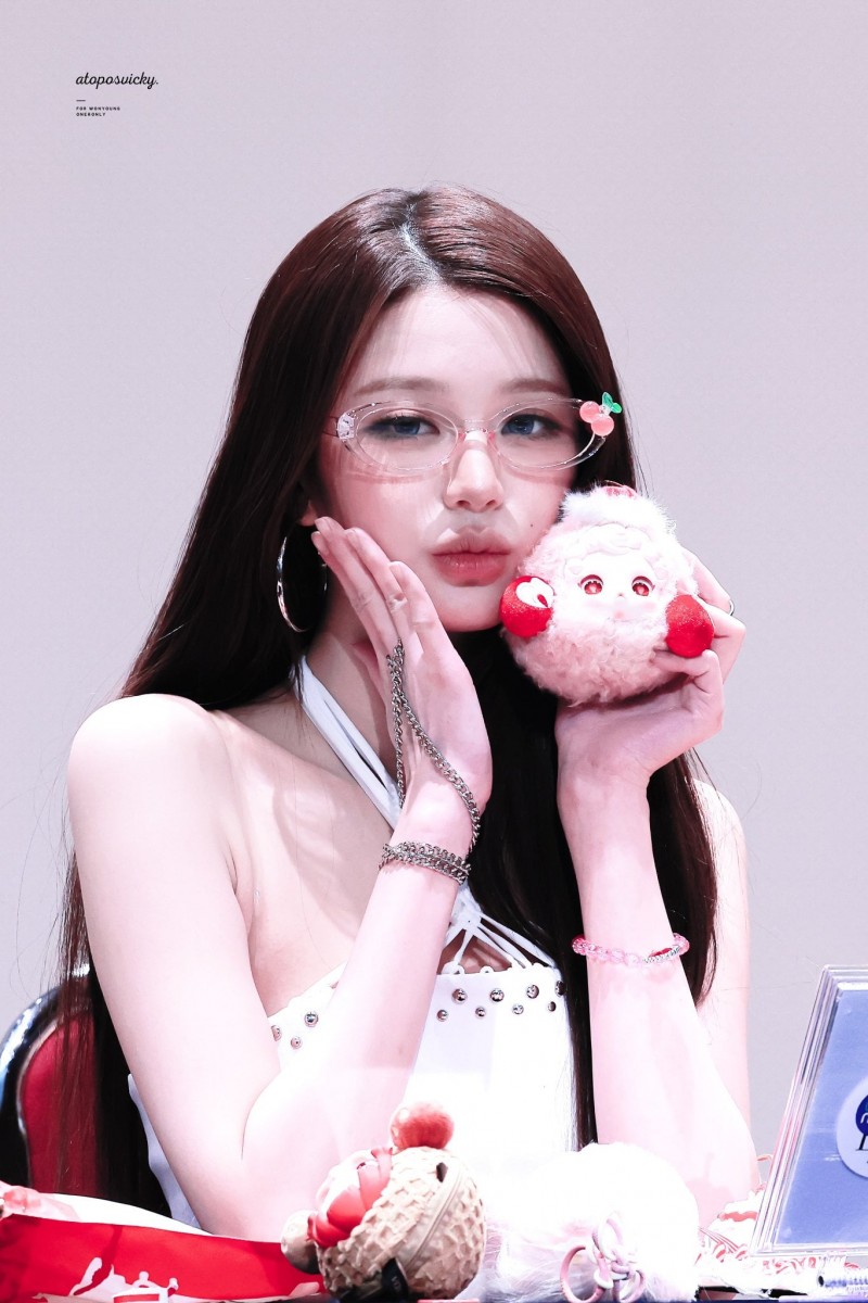 260307 장원영 팬 (16).jpg