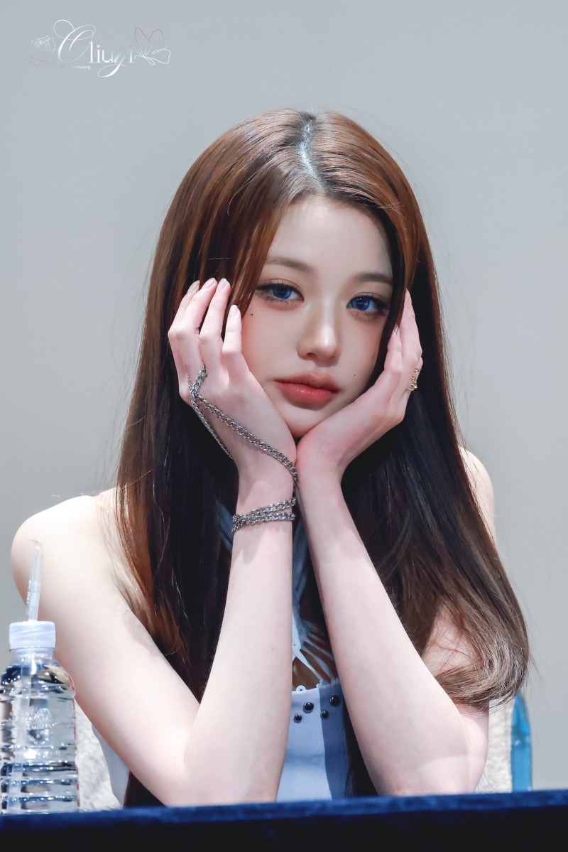 260307 장원영 팬 (3).jpg