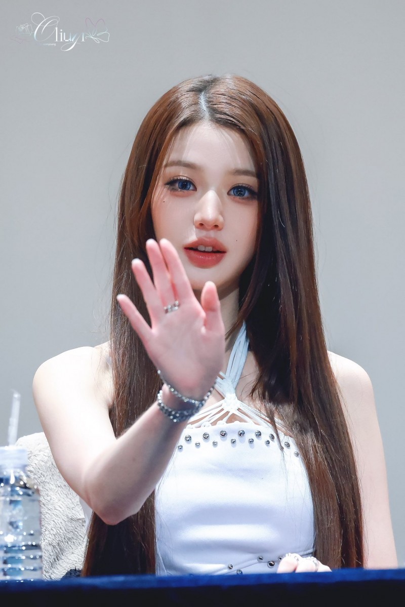 260307 장원영 팬 (5).jpg