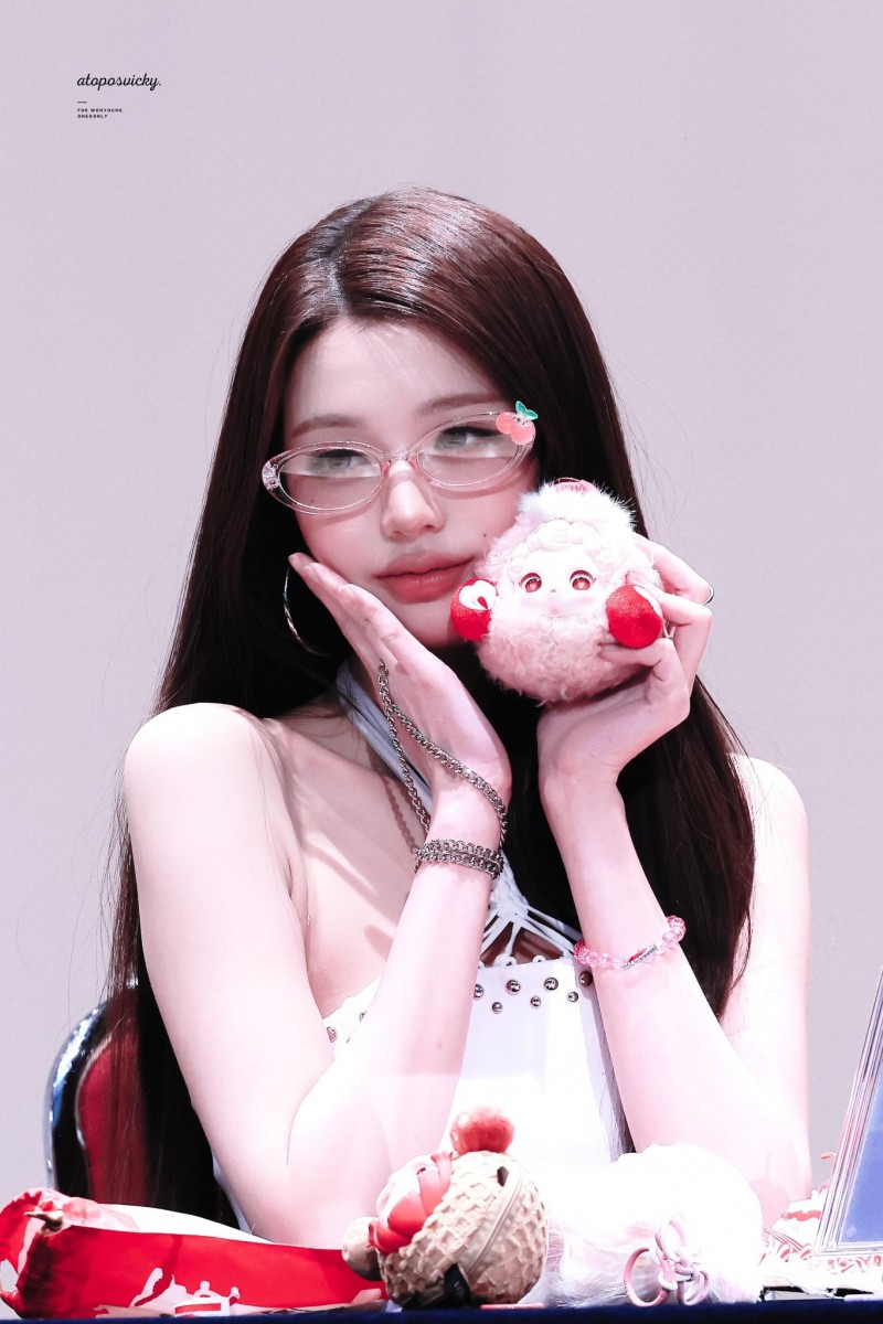 260307 장원영 팬 (18).jpg