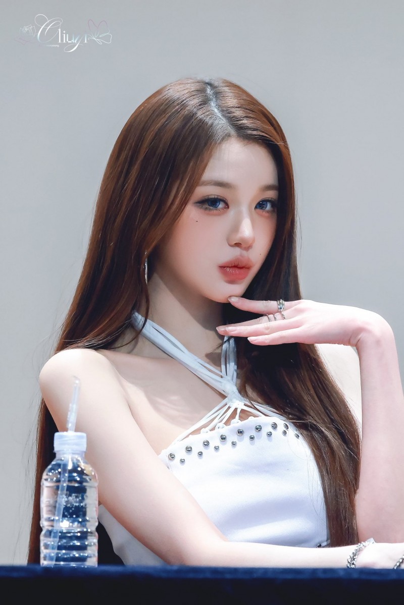 260307 장원영 팬 (10).jpg