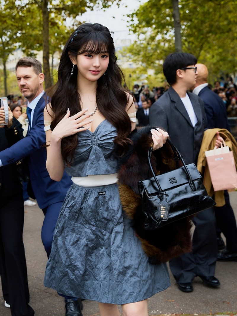 장원영 IVE아이브 미우미우 파리