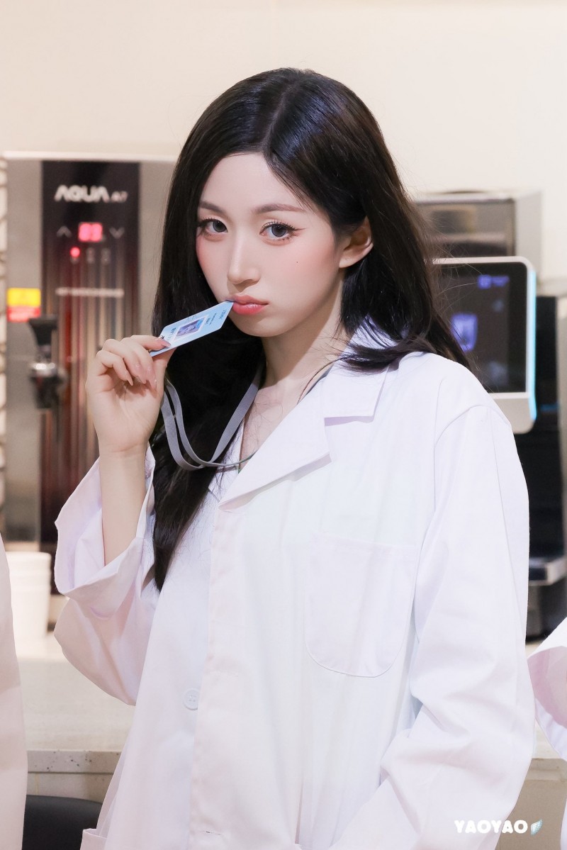 HJD2ElsakAApUh2.jpg